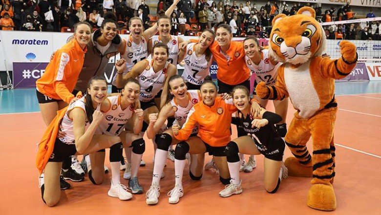 Eczacıbaşı 3 – 0 Zeleznicar Lajkovac (CEV Kupası)