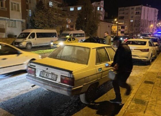 Edirne’de seyir halindeki otomobilde çıkan yangın söndürüldü