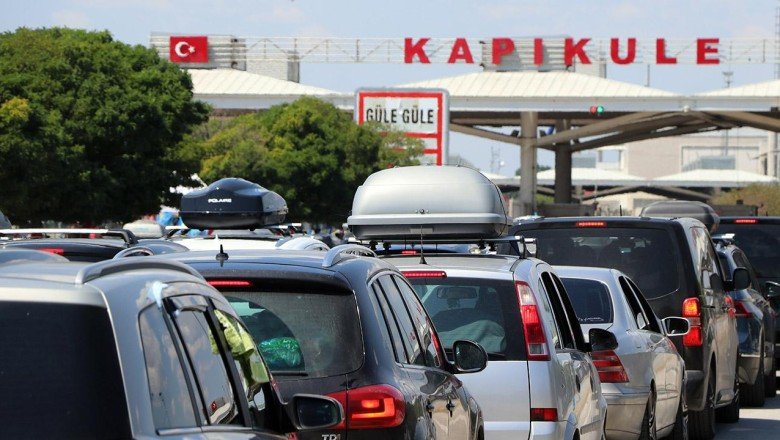 Edirne’deki sınır kapılarından 2 günde 81 bin kişi geçti