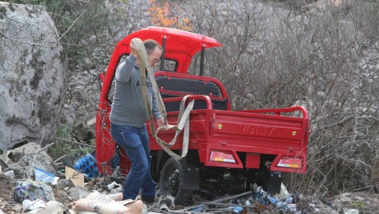 Elektrikli bisiklet şarampole devrildi: 2’si çocuk 4 yaralı