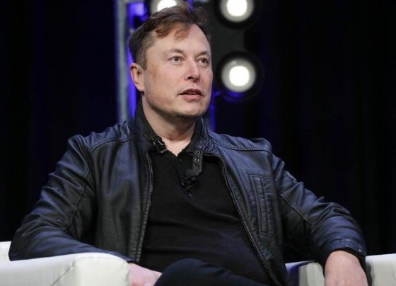 Elon Musk Tesla hisseleri için anket yaptı