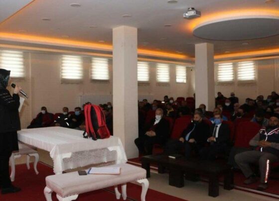 Erzurum’da AFAD görevlileri belediye personeline doğal afetlerde alınacak tedbirleri anlattı