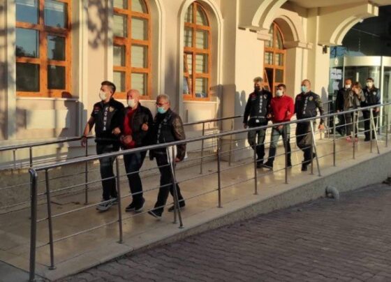 Eski eşine gözdağı için kızını vurdurttu