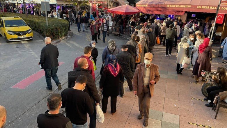 Eskişehir’de ucuz hamsi kuyruğu