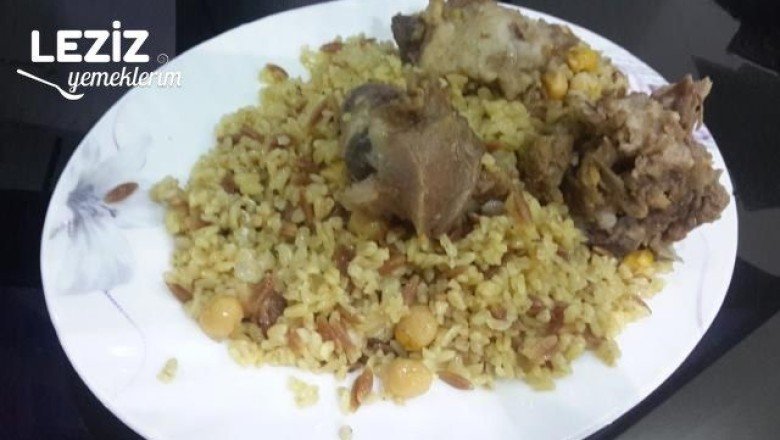 Et Suyuna Nohutlu Bulgur Pilavı Tarifi
