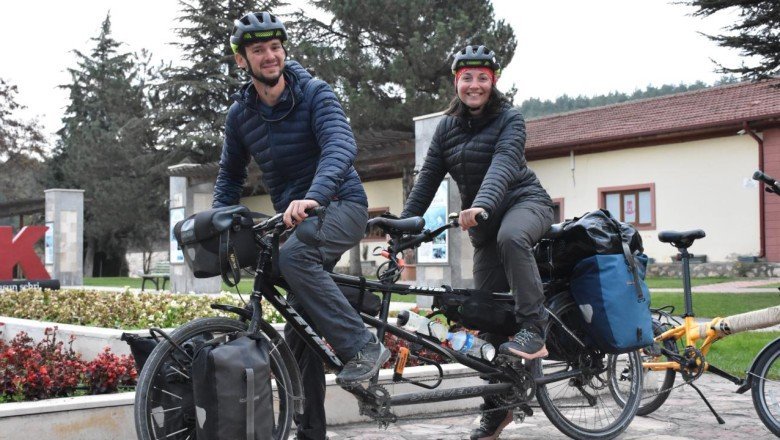 Fransız çift, Türkiye’de 10 bin kilometre pedal çevirdi