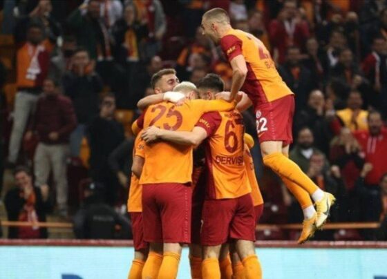 Galatasaray’da 3 imza 5 yolcu