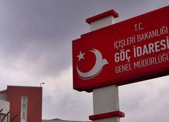Göç İdaresi duyurdu: Muz yiyen göçmenler Geri Gönderme Merkezlerine sevk edildi