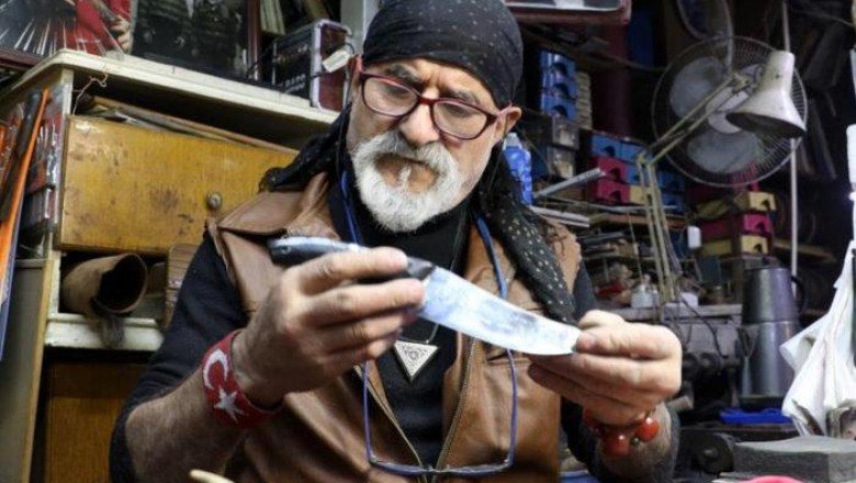 Guinness’e aday ”Şirin baba”nın gözleri bozuldu! Dünyanın en küçük bıçaklarını yapıyordu