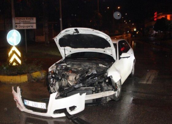 İkazlı trafik ışıklarında kaza: 1 yaralı