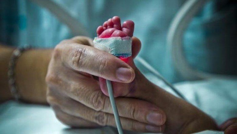 İspanya’da doğum sonrası yanlış aileye verilen bebek, 19 yıl sonra dava açtı
