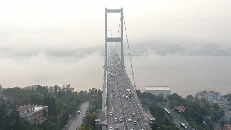 İstanbul Boğazı’nda sis etkisi: Transit gemi geçişi kapatıldı