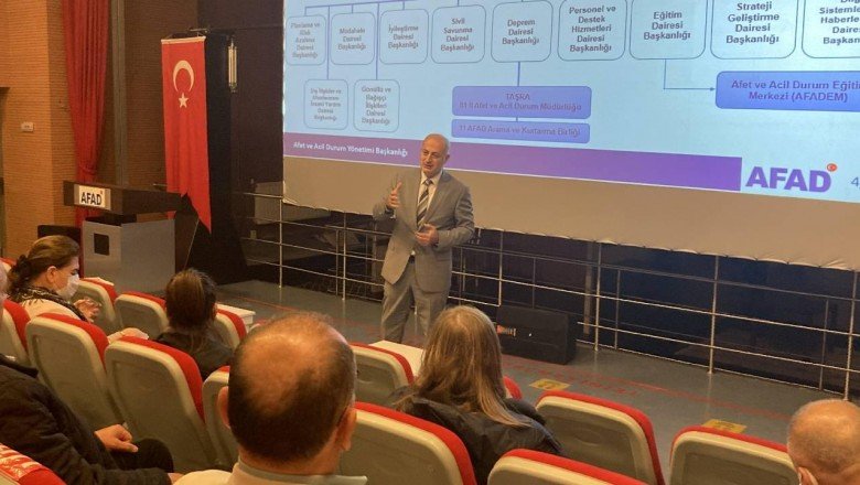 İstanbul’da muhtarlara afet eğitimi verildi