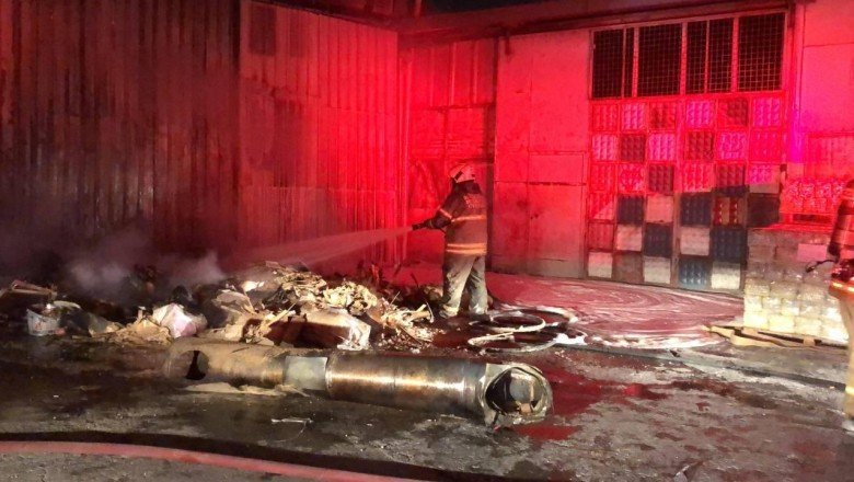 İzmir’de mobilya atölyesinde yangın