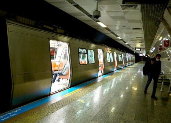 KadıköyTavşantepe metrosunda seferler gecikmeli yapılıyor
