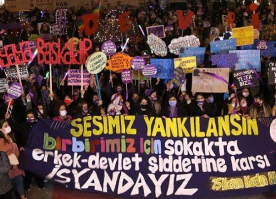 Kadınlar hayatları için meydanlara çıkıyor