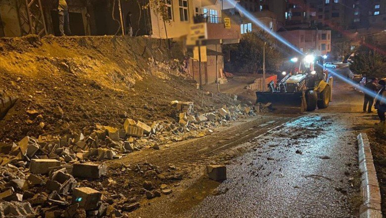 Kahramanmaraş’ta istinat duvarı çöktü: 3 bina boşaltıldı