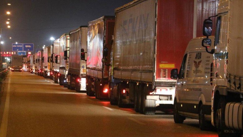 Kapıkule’de tır kuyruğu 11 kilometreyi buldu