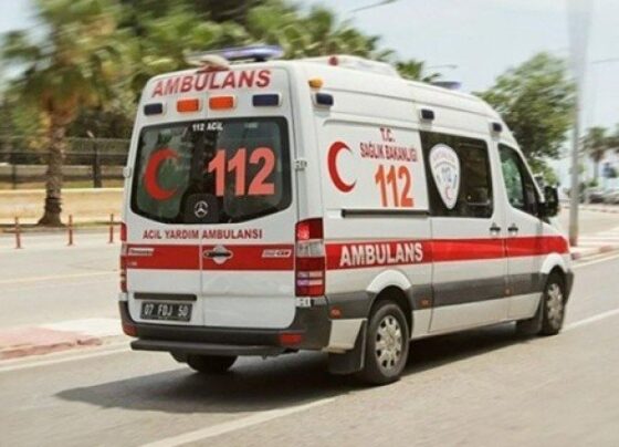 Kastamonu’da 2 otomobil çarpıştı, çok sayıda yaralı var