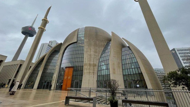 Köln Merkez Camii’ne kundaklama girişimi