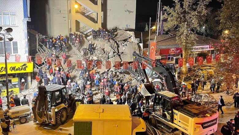 Malatya’da çöken binadan 13 kişi yaralı olarak kurtarıldı