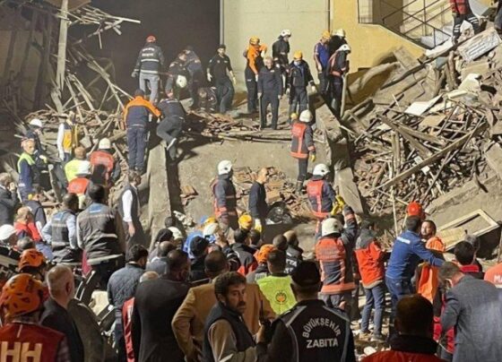 Malatya’da çöken binayla ilgili 4 kişi adliyeye sevk edildi