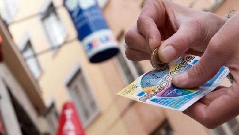 Napoli’de 500 bin euro çıkan kazı-kazanı alıp kaçan bayi işletmecisi Kanarya Adaları’na kaçarken yakalandı