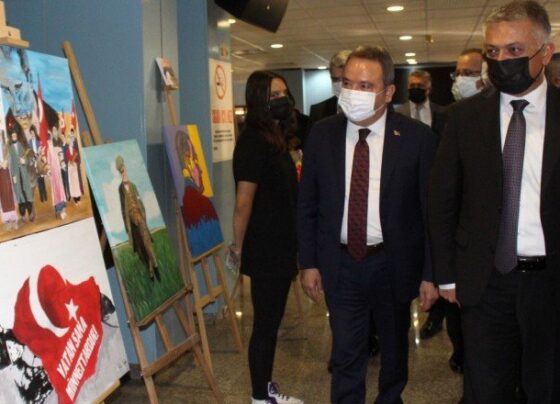 Öğrenciler, Atatürk’ün hayatını canlandırıp sevilen müzikleri seslendirdi