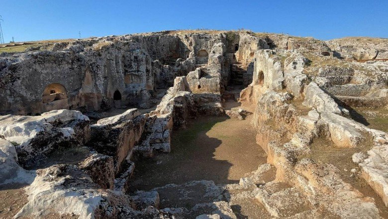 Perre Antik Kenti’nde depremde yıkılmış yapılara rastlandı