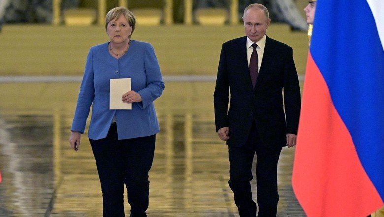Putin ile Merkel’in gündemi: BelarusAB sınırındaki göçmen krizi