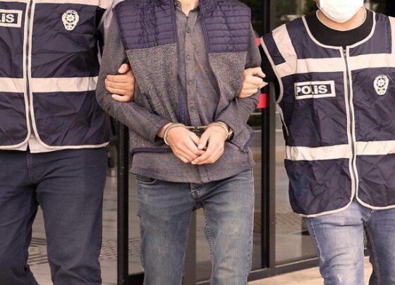 Sahte eczacı ve psikiyatrist yakalandı