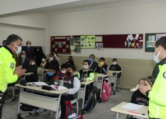 Söke’de öğrencilere trafik eğitimi veriliyor