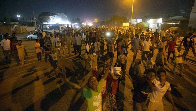 Sudan’da darbe sonrası tansiyon düşmüyor