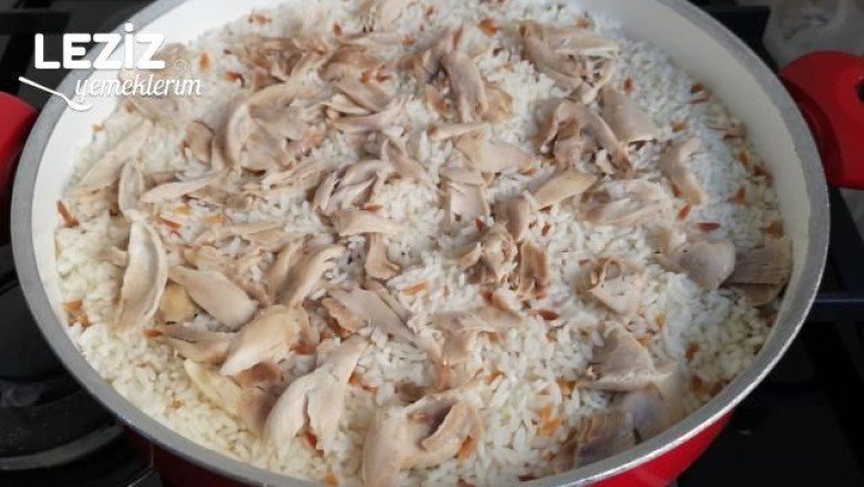 Tavuk Suyuna Tavuklu Pirinç Pilavı