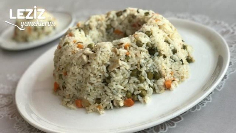 Tavuklu Garnitürlü Pirinç Pilavı