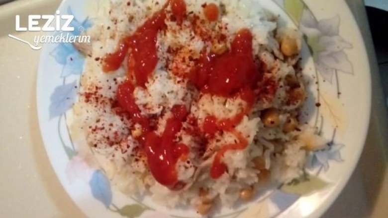 Tavuklu Nohutlu Pirinç Pilavı (Tereyağı Ve Tavuk Sulu)