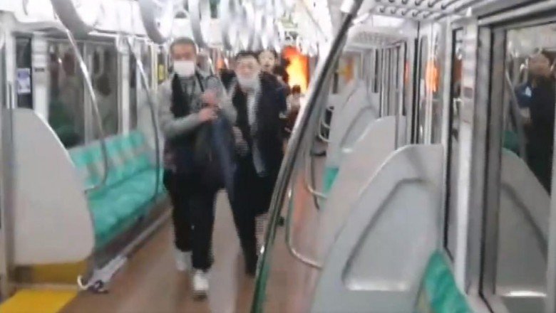 Tokyo’da bıçaklı saldırgan vagonu ateşe verdi: Yaralılar var