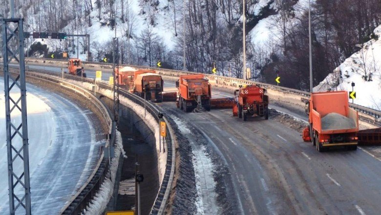 ‘Turuncu ekipler’ kar ve buzlanmayla mücadeleye hazır