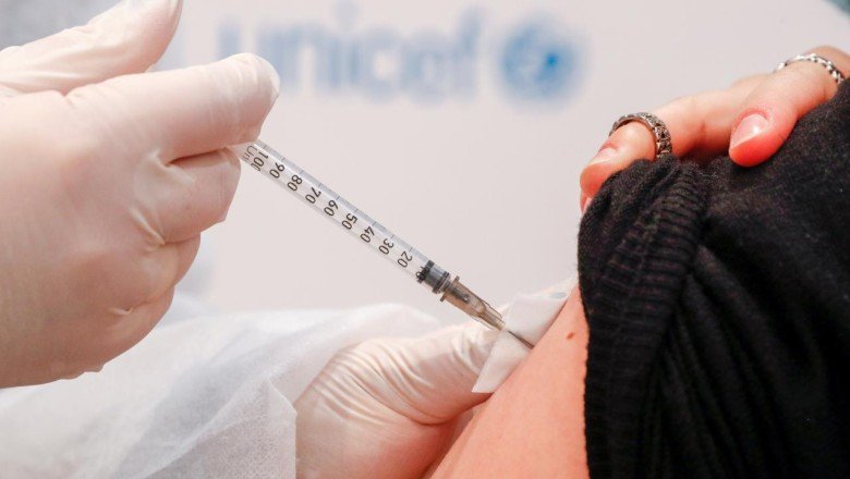 Ukrayna’da sahte aşı sertifikası dağıtan doktor yakalandı