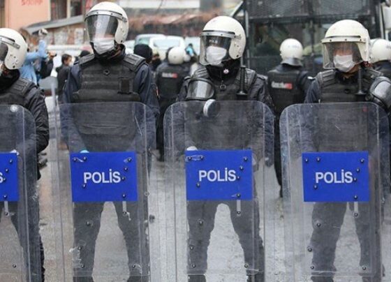 Van’da gösteri yürüyüşü ve açık hava toplantılarına yasak