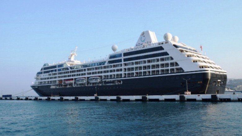 Zenginler Gemisi’ Azamara Journey Kuşadası’nda
