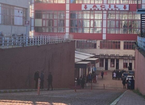 Acil serviste oksijen tüpü patladı; biri hemşire, 2 yaralı