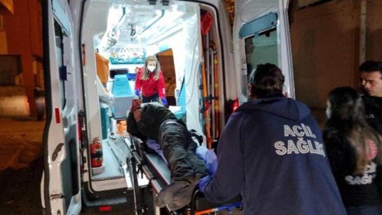 Adana’da bıçaklı saldırı: Sokak ortasında 5 yerinden bıçaklanarak yaralandı