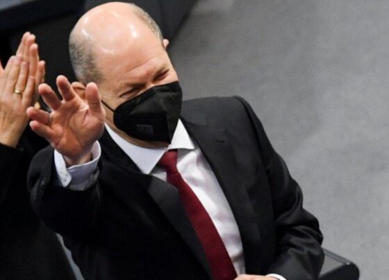 Almanya’da Başbakan seçilen Olaf Scholz göreve başladı