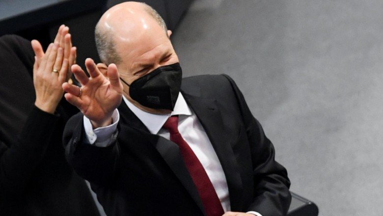 Almanya’da Başbakan seçilen Olaf Scholz göreve başladı