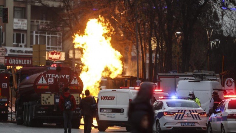 Ankara’da patlayan doğal gaz borusu alev aldı