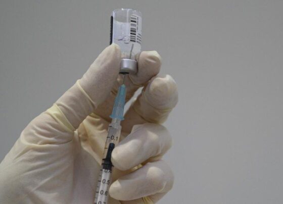 Araştırma: Üç doz BioNTech aşısı Omicron’dan koruyor