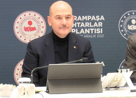 Bakan Soylu Bayrampaşa’da muhtarlarla bir araya geldi