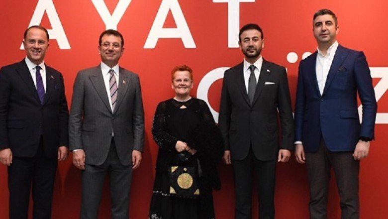 Beşiktaş’ta Hayat Seninle Güzel sergisi ziyarete açıldı