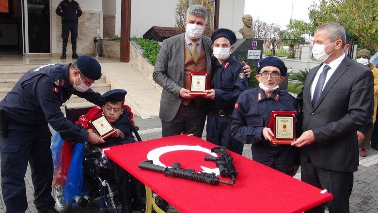 Bir günlüğüne asker oldular
